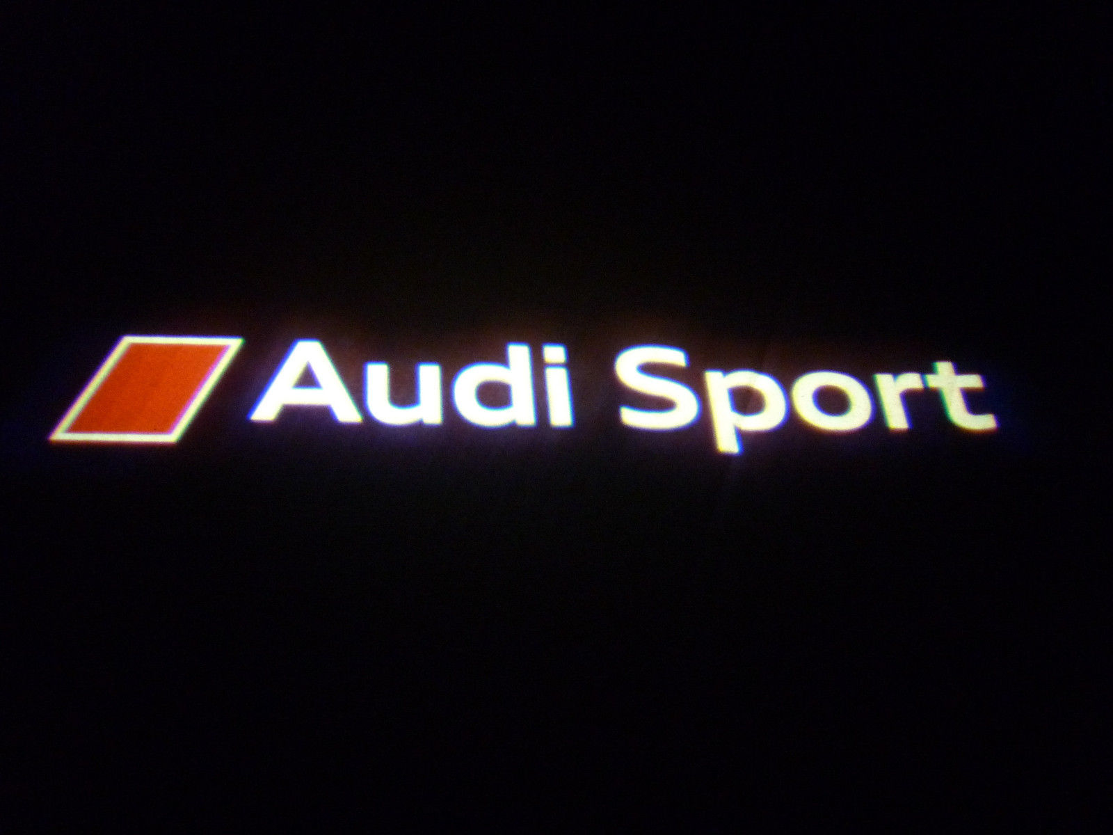Audi Sport Einstiegsbeleuchtung, Logoprojektion zweifarbig, Licht /Sicht/  LED