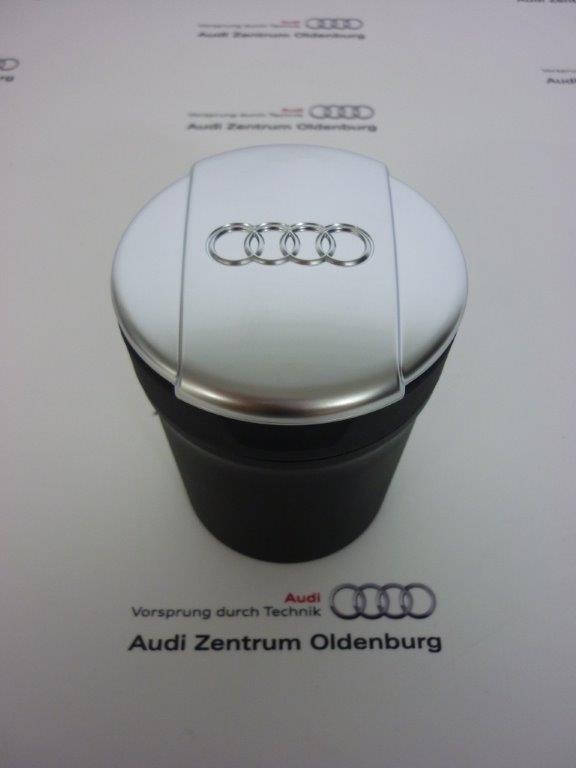Audi Aschenbecher mit Gehäuse in Köln - Humboldt-Gremberg, Ersatz- &  Reparaturteile
