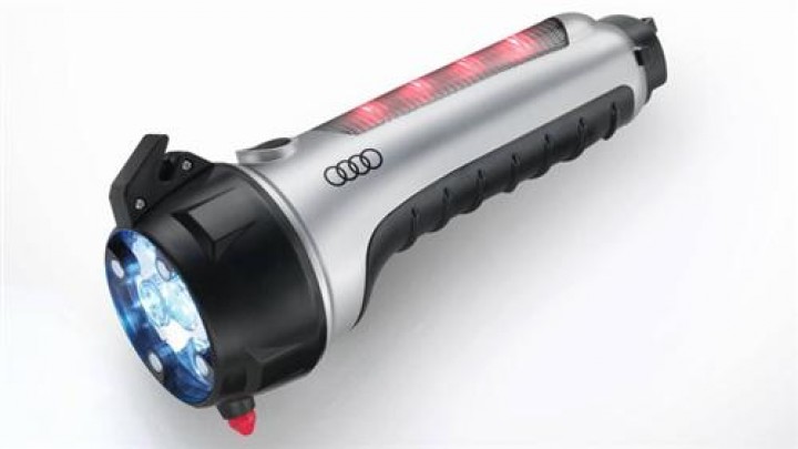 Audi Notfall- Werkzeug- Set, Licht /Sicht/ LED