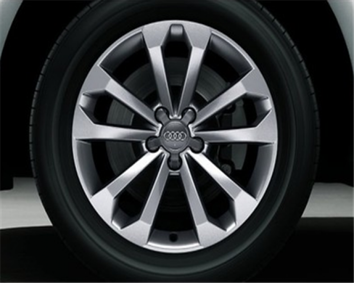 Winterkomplettradsatz Audi Q5, 18 Zoll, 5-V-Speichen-Design, Räder/Reifen- Zubehör